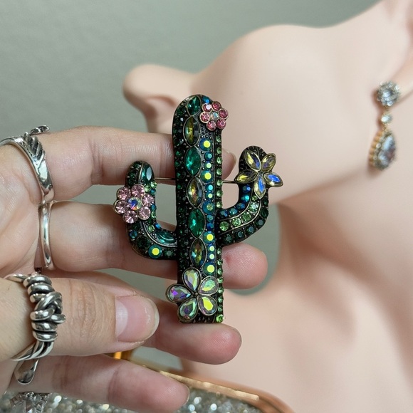 ⚜️🌵 Western Chic Green Cactus Brooch 🏜️ - Picture 4 of 9